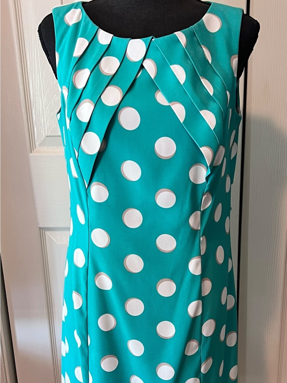 Signature Green and White Polka Dot Sleeveless Dress Women’s Size 10 - Picture 2 of 7